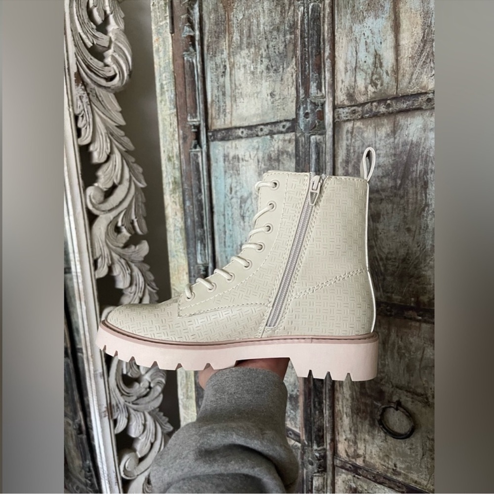 NWT Dolce Vita Piker Ivory Perforated Combat Boots - Picture 7 of 13